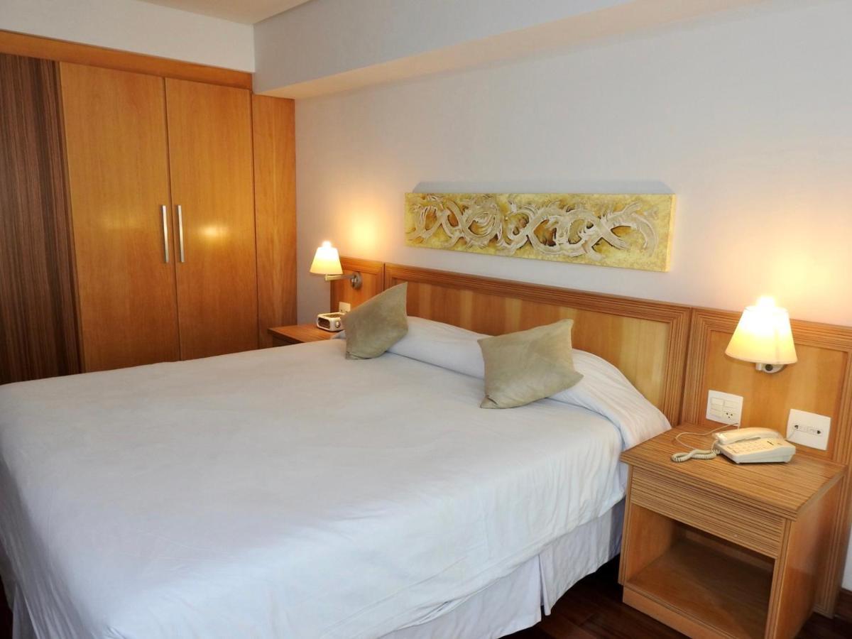 Constantino Hotel E Eventos Juiz de Fora Exterior photo A bedroom at the hotel